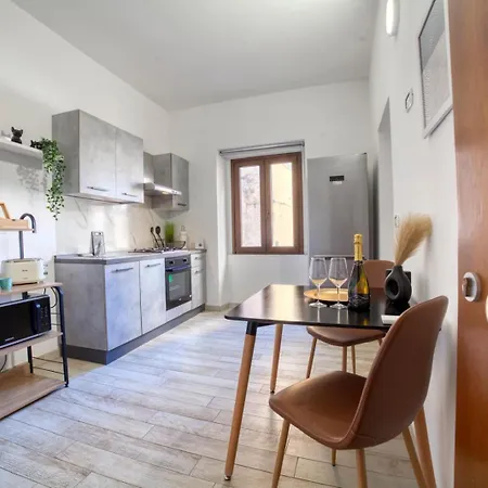 Sassari-centro Elegante Con Wifi E Netflix Apartamento Sassari