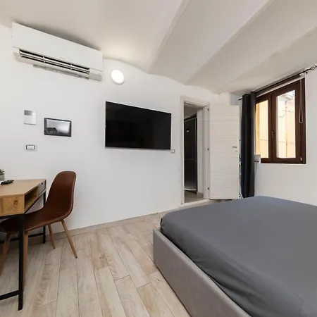 Sassari-centro Elegante Con Wifi E Netflix Appartement