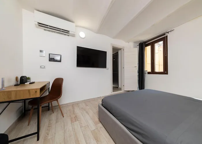 Sassari-centro Elegante Con Wifi E Netflix Apartment